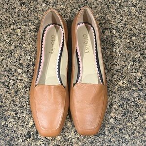 Women's Tan Loafers